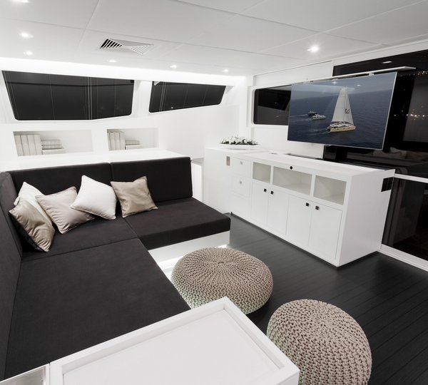 Sailing catamaran levante saloon