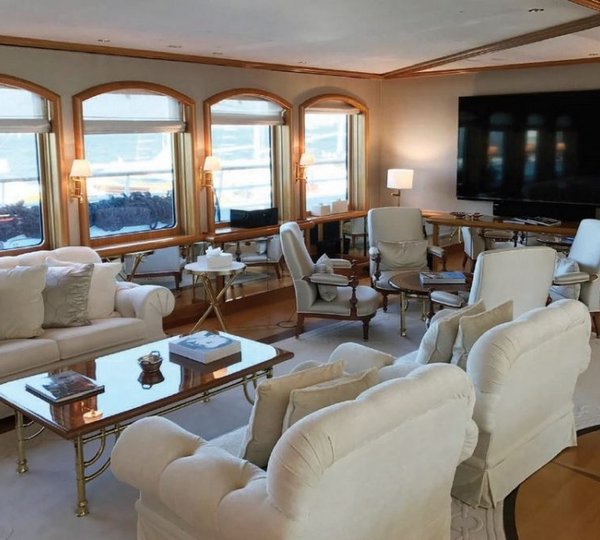 Saloon And Flat Screen Tv