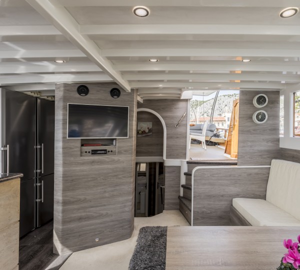 Saloon Tv Seating Area