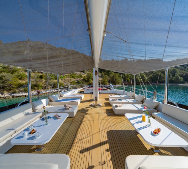 Sunbathing And Relaxation Area