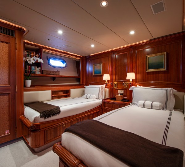 Twin Cabin  ©YachtShot