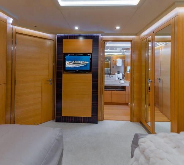 Twin Cabin Looking To Ensuite Bathroom