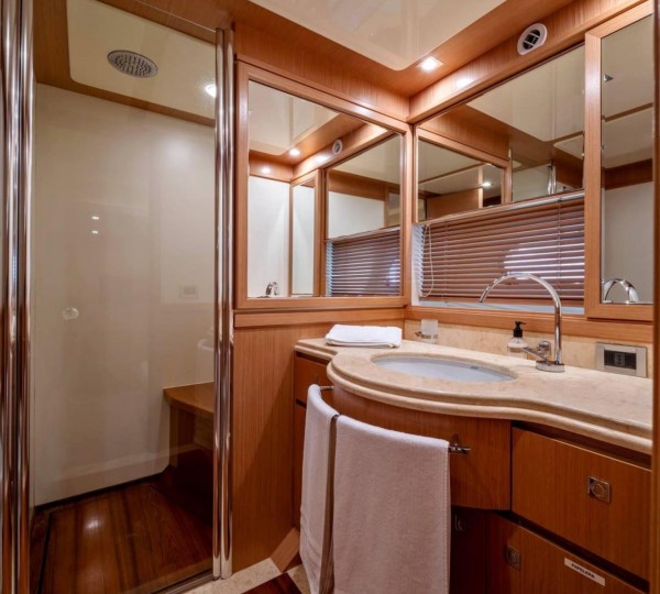 Twin Ensuite Bathroom