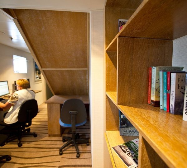 Voyager Library Internet