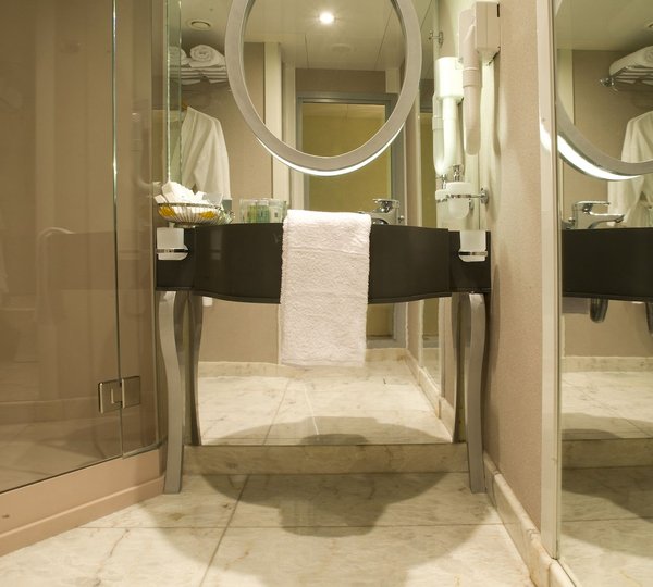Voyager Standard Bathroom 1