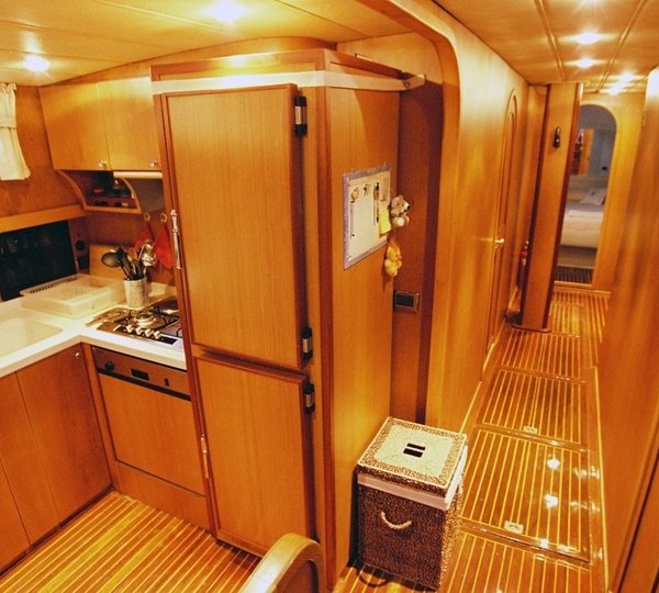 The 21m Yacht SERENITY 70