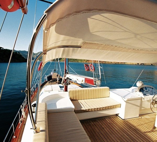 The 21m Yacht SERENITY 70