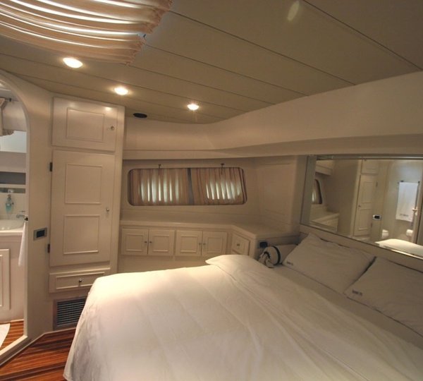 The 21m Yacht SERENITY 70