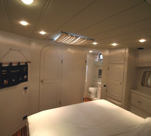 The 21m Yacht SERENITY 70