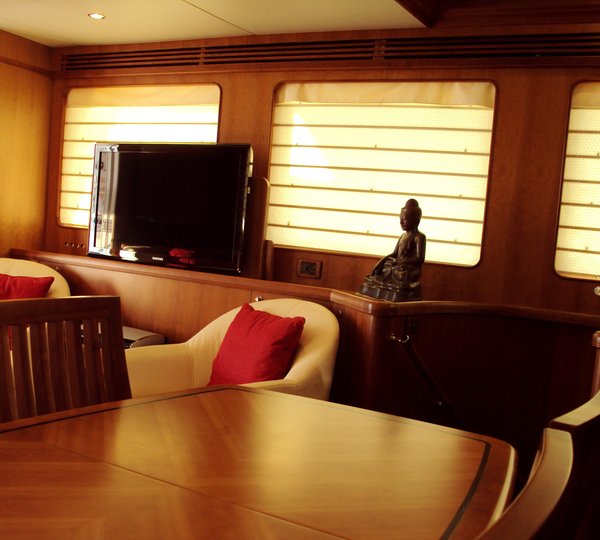 The 22m Yacht SILVER FOX