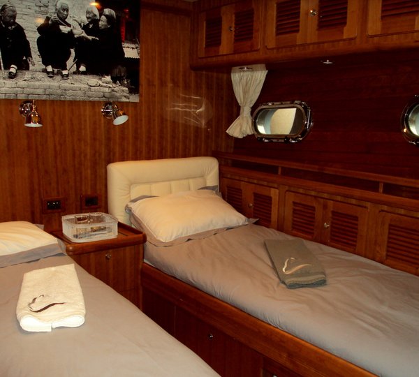 The 22m Yacht SILVER FOX