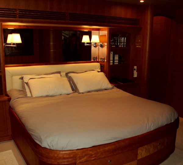 The 22m Yacht SILVER FOX