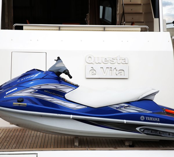 The 23m Yacht QUESTA &EGRAVE; VITA