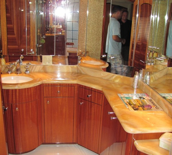 The 24m Yacht ISLAND COWBOY