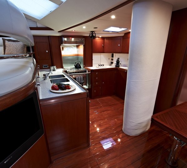 The 25m Yacht TILLY MINT