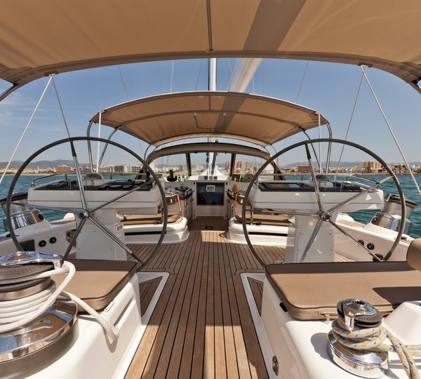 The 25m Yacht TILLY MINT