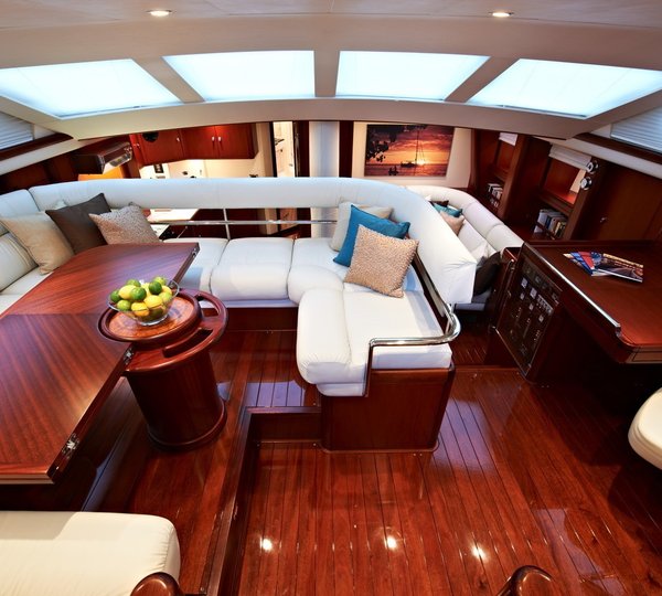 The 25m Yacht TILLY MINT