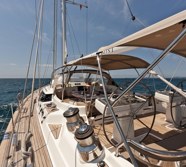 The 25m Yacht TILLY MINT