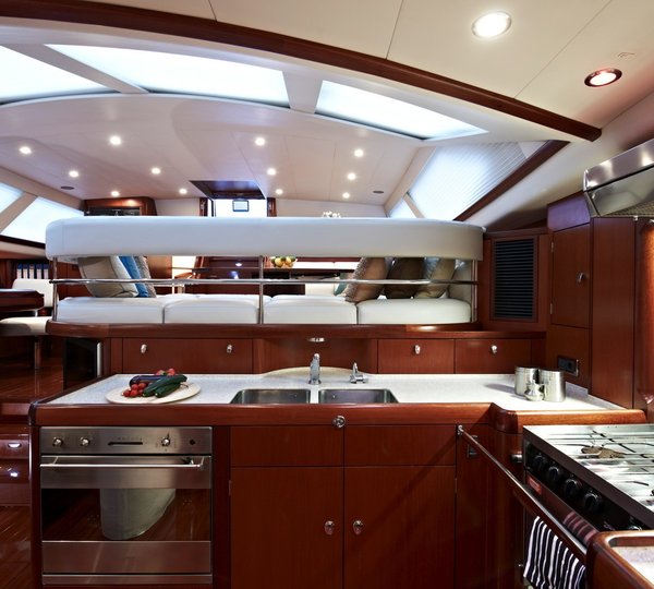 The 25m Yacht TILLY MINT