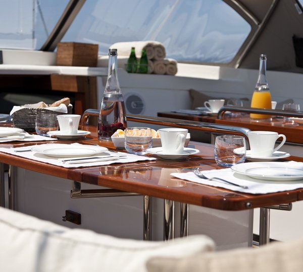 The 25m Yacht TILLY MINT