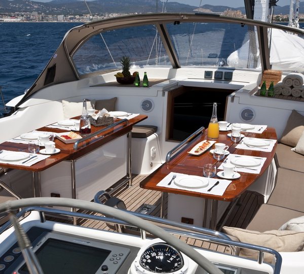 The 25m Yacht TILLY MINT