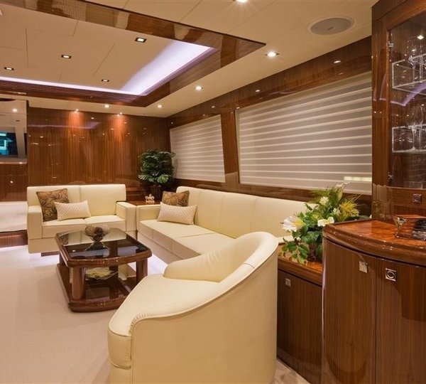 The 25m Yacht WILD DUCK