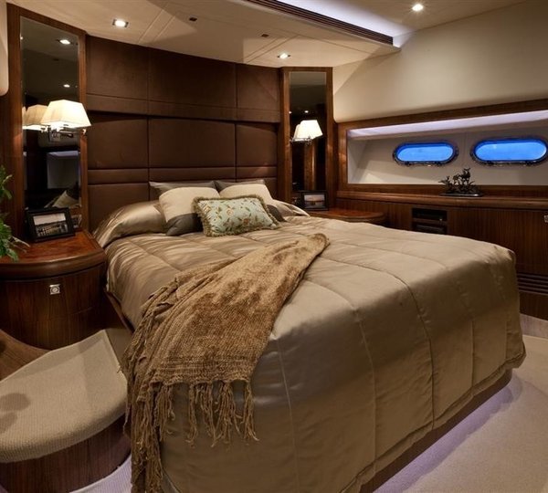 The 25m Yacht WILD DUCK