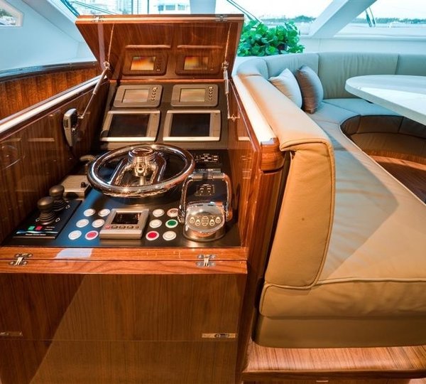 The 25m Yacht WILD DUCK