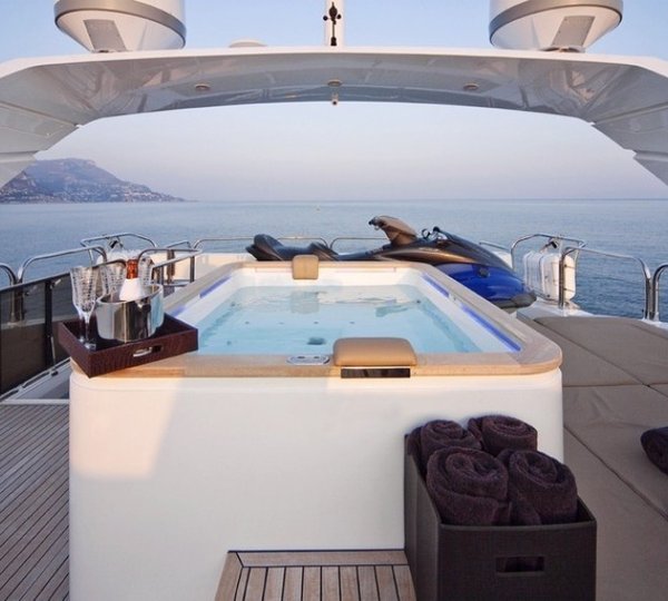 The 27m Yacht SOLARIS