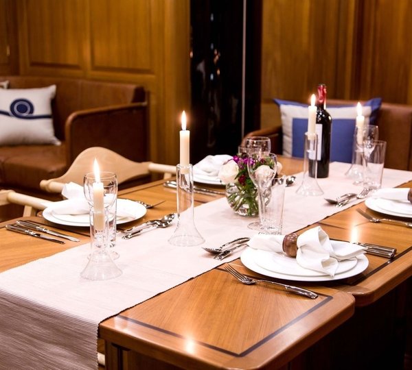 The 27m Yacht TEMPUS FUGIT