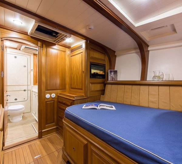 The 27m Yacht TEMPUS FUGIT