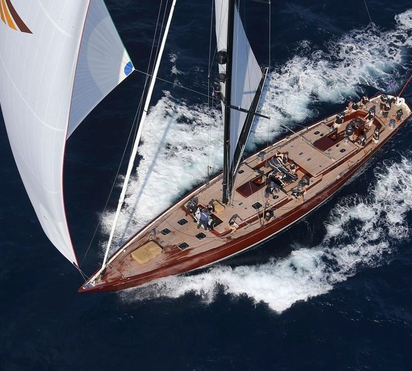 The 27m Yacht TEMPUS FUGIT