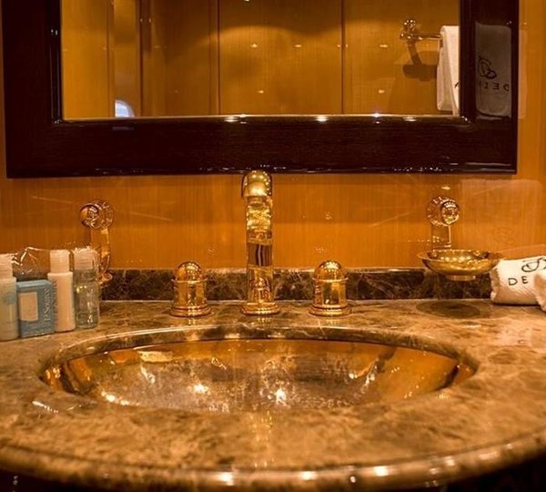 The 28m Yacht DELHIA