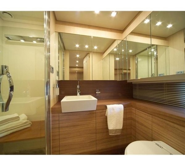 The 28m Yacht GEORGE P