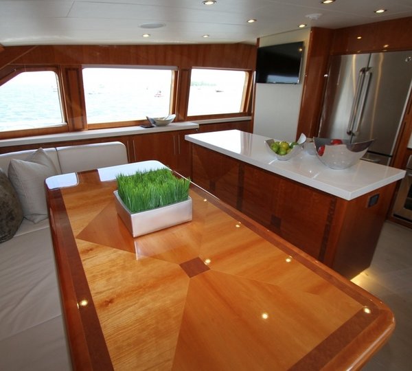 The 28m Yacht STERLING V