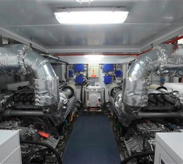 The 30m Yacht BLUE SAPPHIRE