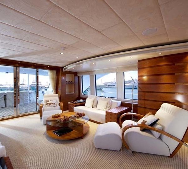 The 30m Yacht ETOILE D'AZUR