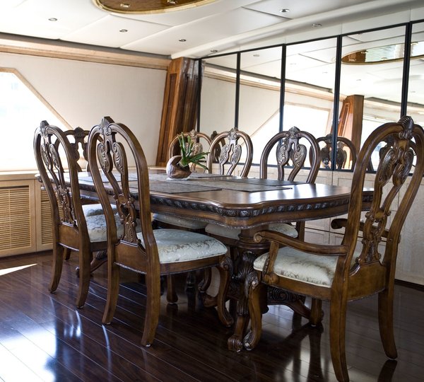 The 30m Yacht JUSTINE