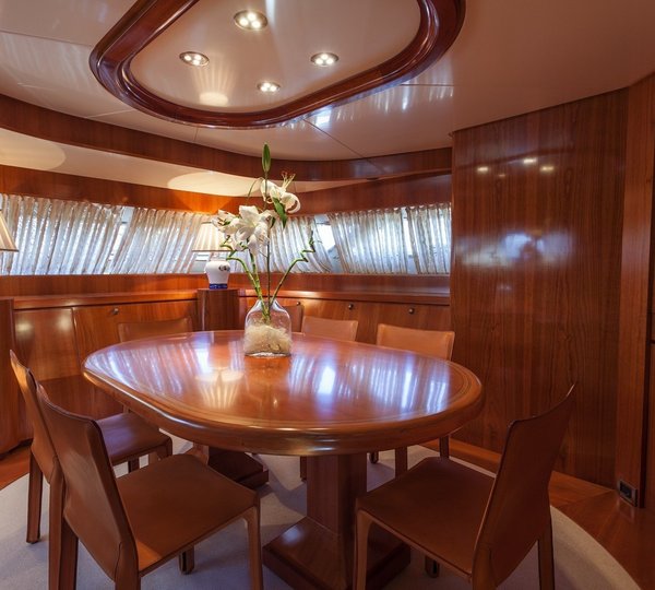 The 30m Yacht ZAMBEZI