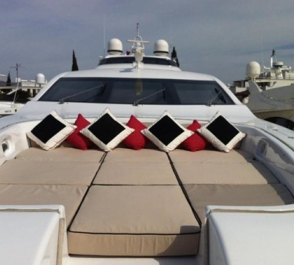 Life On Board Yacht WHITE PEARL