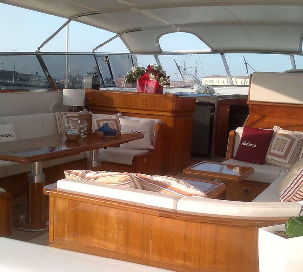 Inside On Yacht ANTARES K