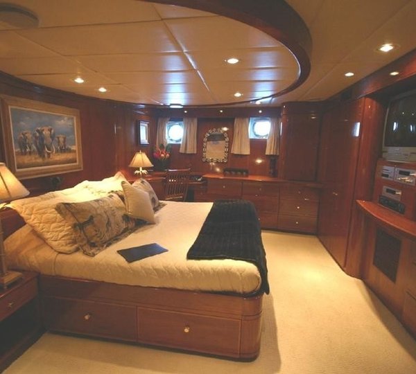 The 32m Yacht ASKARI