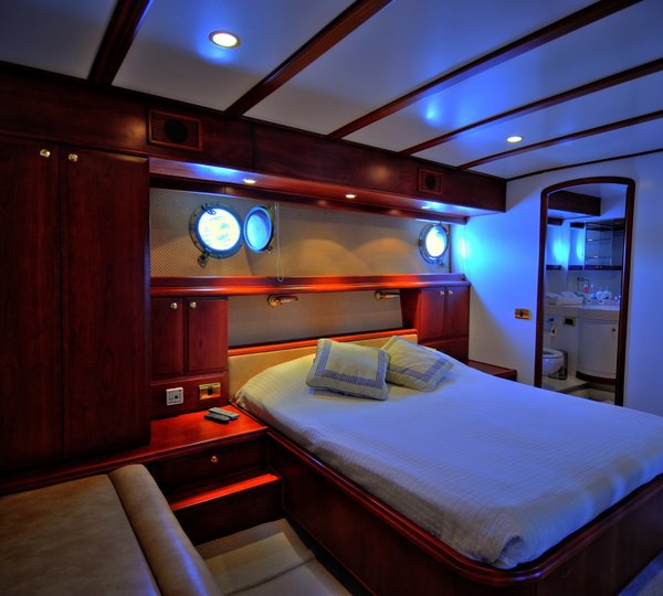 Main Master Cabin Sitting On Board Yacht EL BANDIDO