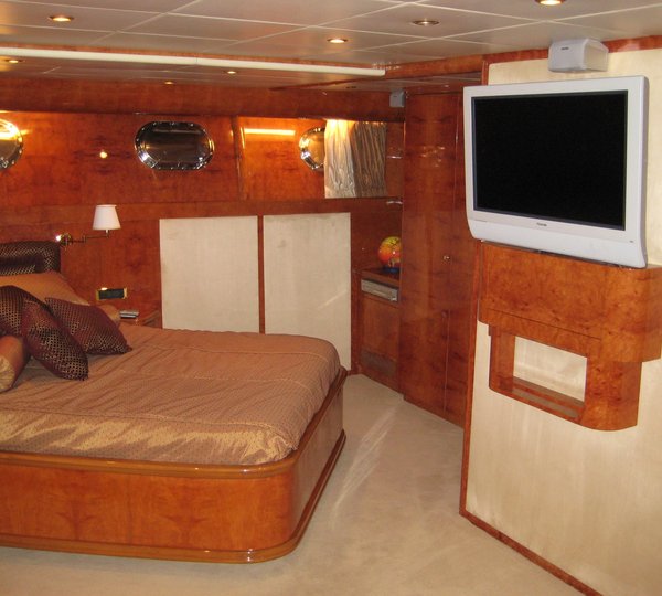 The 32m Yacht KENAYL II