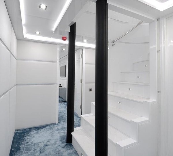 The 32m Yacht SERENITAS