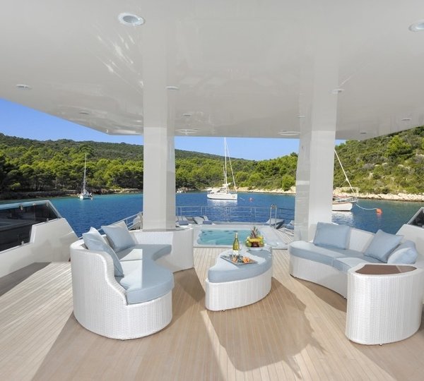 The 32m Yacht SERENITAS