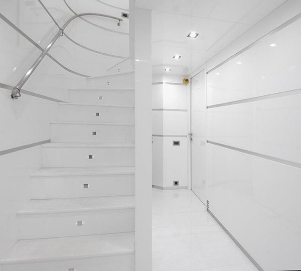 The 32m Yacht SERENITAS