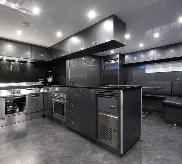 The 32m Yacht SERENITAS