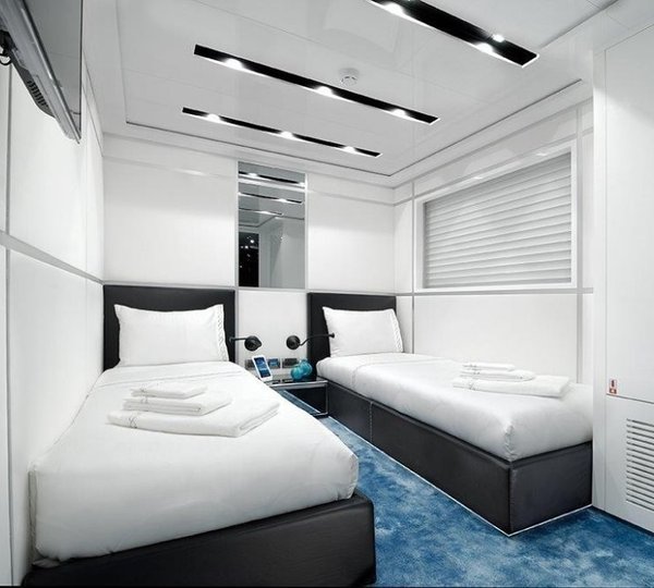 The 32m Yacht SERENITAS