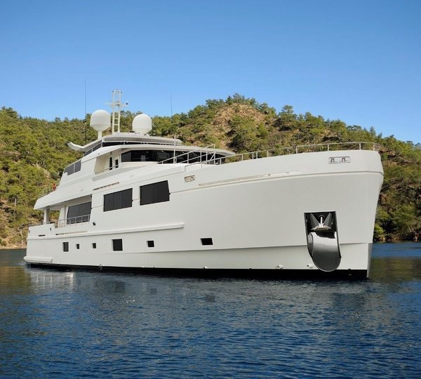 The 32m Yacht SERENITAS